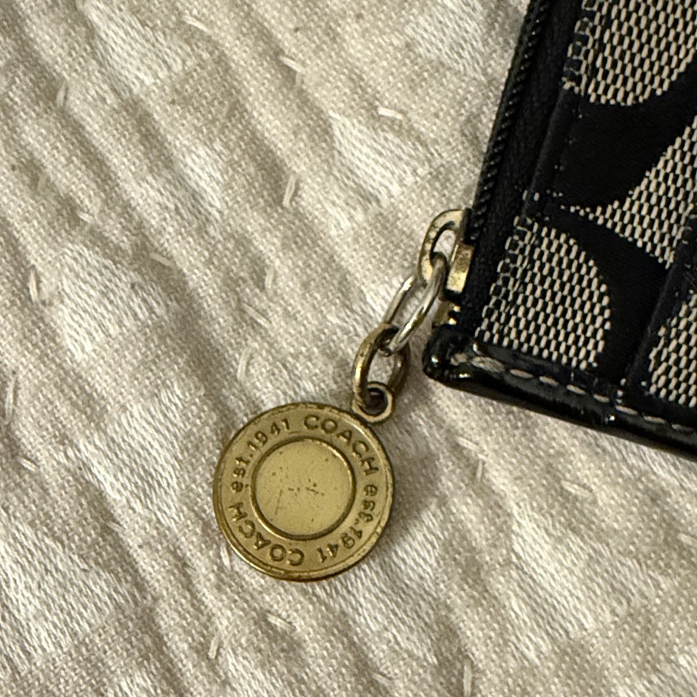 Coach Black and Beige Signature Card Holder - Picture 6 of 6